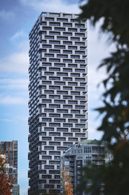 Modernes Hochhaus in Vancouver BC – Mieten und Wohnen in Kanada